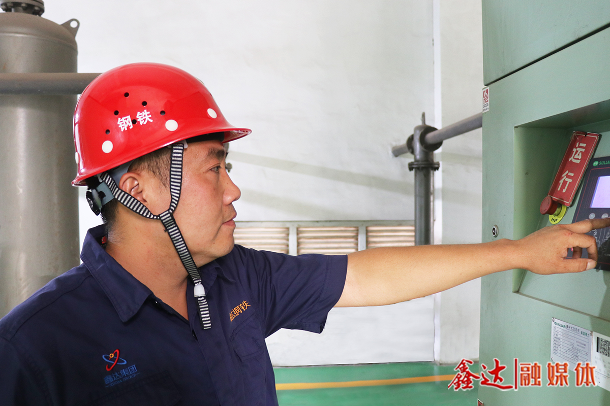 人生就是搏官网故事丨任小龙：矿渣微粉生产线上的“急先锋”！